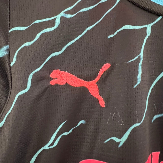 Kit Infantil Manchester City III 23/24 Puma - Preto com detalhes em azul e rosa