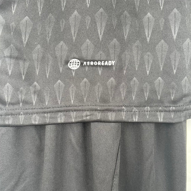 Kit Infantil Arsenal Goleiro Adidas 23/24 - Preto com detalhes em branco