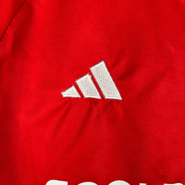 Kit Infantil Colo Colo II Adidas 23/24 - Vermelho com detalhes em preto e branco