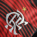 Kit Infatil Flamengo I 22/23 Adidas - Vermelho com detalhes em preto