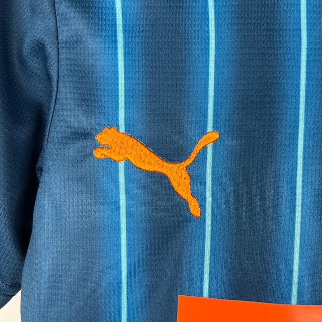 Kit Infantil Valencia II Puma 23/24 - Azul com detalhes em laranja