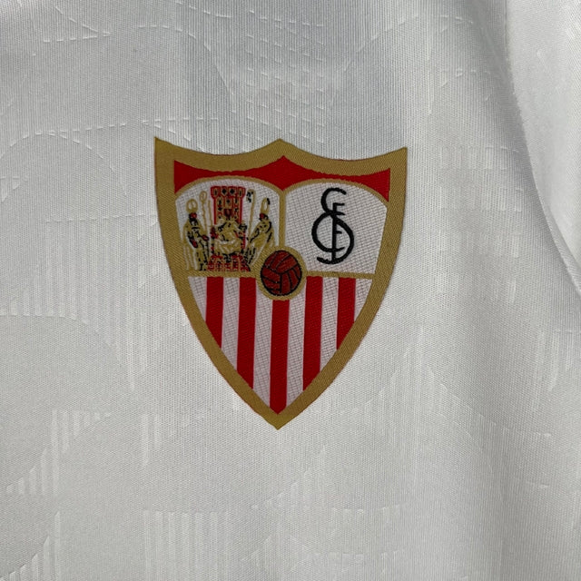 Kit Infantil Sevilla I Castore 23/24 - Branco com detalhes em vermelho