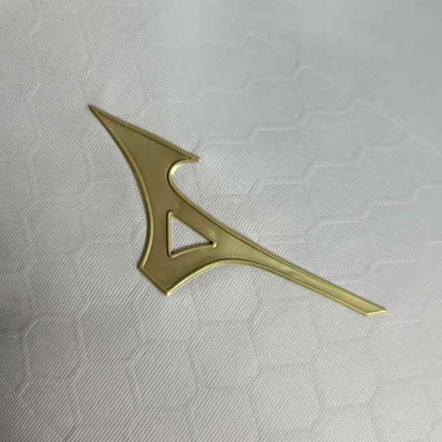 Camisa Lazio Edição Especial 23/24 - Jogador Mizuno Masculina - Branca com detalhes em dourado