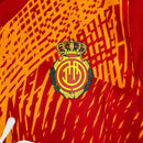 Kit Infantil Mallorca Edição Comemorativa Nike 23/24 - Vermelho com detalhes em amarelo