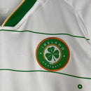 Kit Infantil Irlanda II Castore 23/24 - Branca com detalhes em laranja e verde