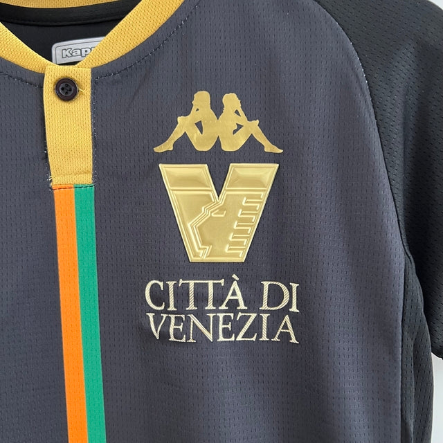Kit Infantil Venezia I Kappa 23/24 - Preto com detalhes em dourado
