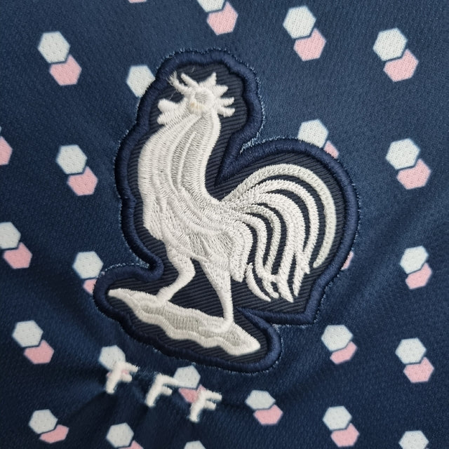 Camisa Seleção da França Treino 22/23 - Torcedor Nike Masculina - Azul com detalhes em branco e rosa