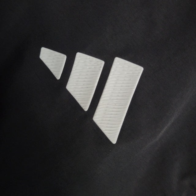 Jaqueta Corta-Vento Flamengo 23/24 Masculina Adidas - Preta com detalhes em vermelho e branco