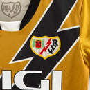 Kit Infantil Rayo Vallecano III 23/24 Umbro - Dourado com detalhes em preto e branco