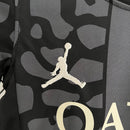 Kit Infantil Paris Saint-Germain III 23/24 Jordan - Preto com detalhes em cinza e branco