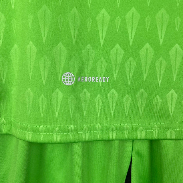 Kit Infantil Manchester United Goleiro Adidas 23/24 - Verde com detalhes em preto