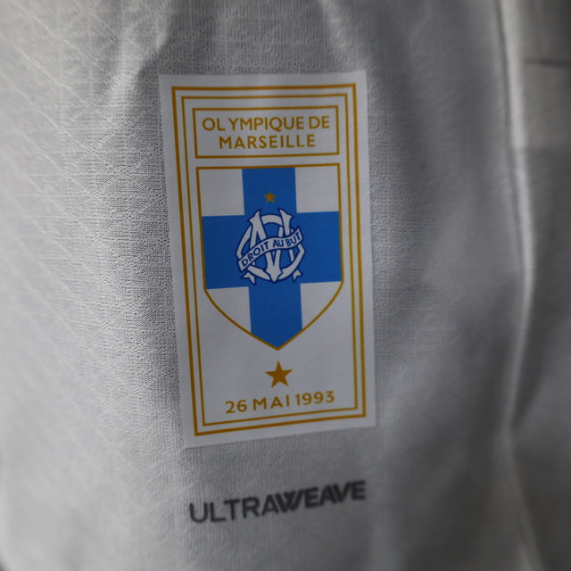 Camisa Olympique Marseille Edição Especial 23/24 - Jogador Puma Masculina - Branca com detalhes em azul