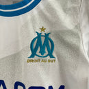 Kit Infantil Olympique Marseille I 23/24 Puma - Branco com detalhes em azul e dourado