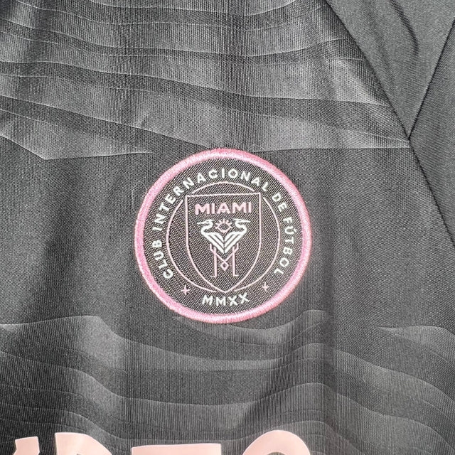 Kit Infantil Inter Miami III Adidas 23/24 - Preto com detalhes em rosa