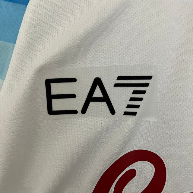 Kit Infantil Napoli II 23/24 - EA7 - Branco com detalhes em azul e vermelho
