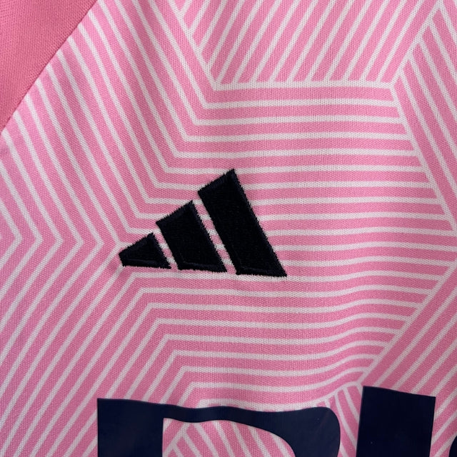 Kit Infantil Oviedo II Adidas 23/24 - Rosa com detalhes em preto