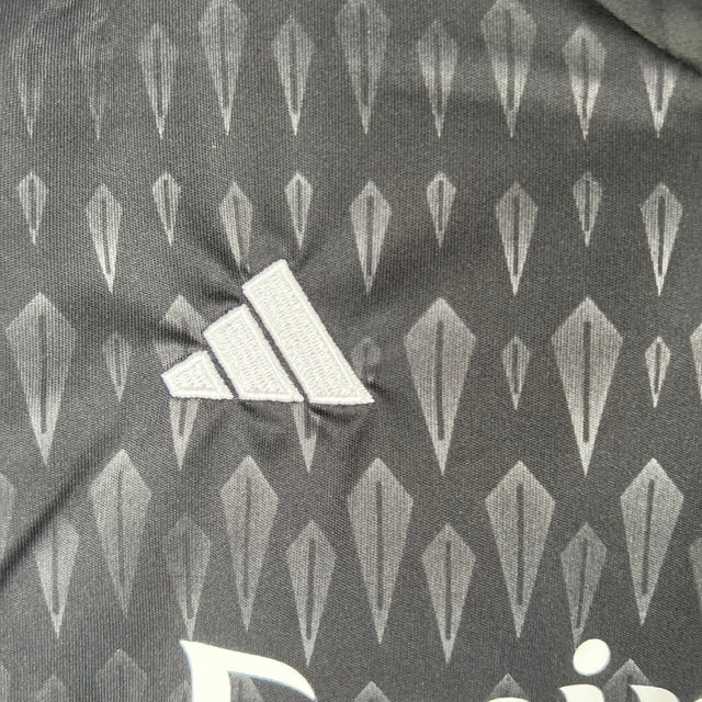 Kit Infantil Arsenal Goleiro Adidas 23/24 - Preto com detalhes em branco