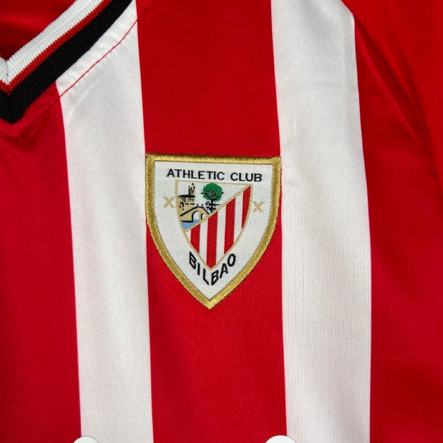 Kit Infantil Atlético de Bilbao I Castore 23/24 - Vermelho com detalhes em branco e preto