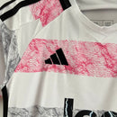 Kit Infantil Juventus II 23/24 - Adidas - Branco com detalhes em preto e rosa