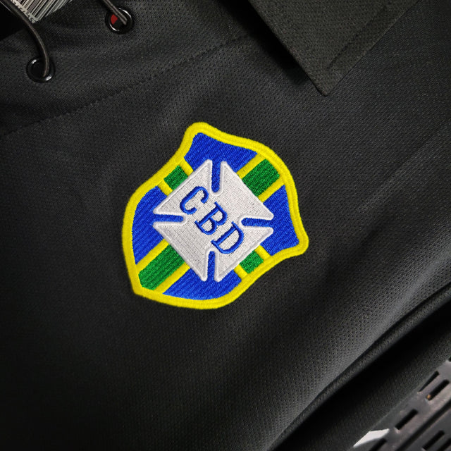 Camisa Retrô Seleção Brasileira Edição especial Goleiro 2004 - Masculina Nike - Preta com detalhes no brasão da cbd