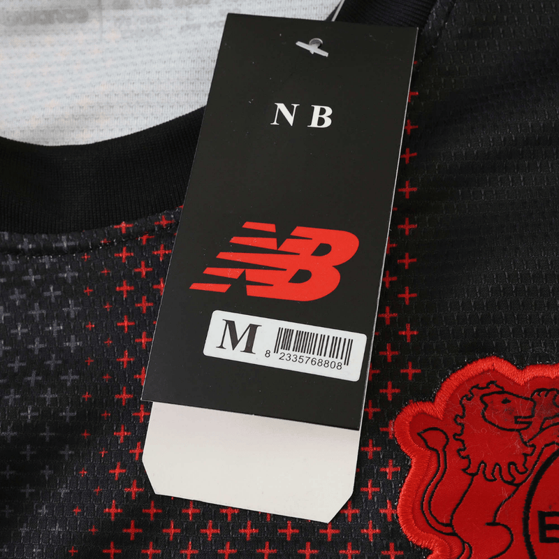Camisa Bayer Leverkusen Home 2025/2026 New Balance Preta e Vermelha Torcedor Masculina