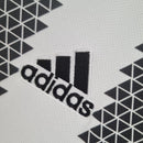 Camisa Juventus I 22/23 - Torcedor Adidas Masculina - Branca e preta