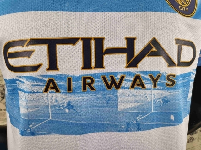 Camisa Manchester City Pré Jogo 22/23 Torcedor Puma Masculina - Azul Celeste e Branco