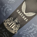 Camisa Newcastle 130 anos 22/23 Masculina Castore Torcedor - Preta