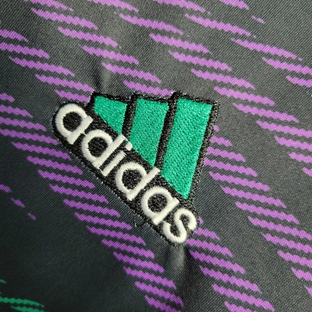 Camisa Real Madrid Treino 23/24 - Torcedor Adidas Masculina - Verde e Azul