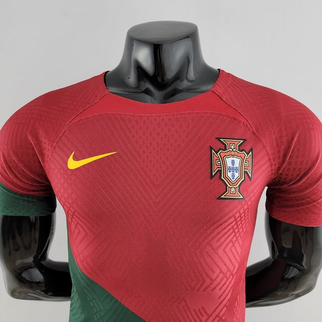 Camisa Seleção de Portugal I 22/23 - Jogador Nike Masculina - Vermelha e verde