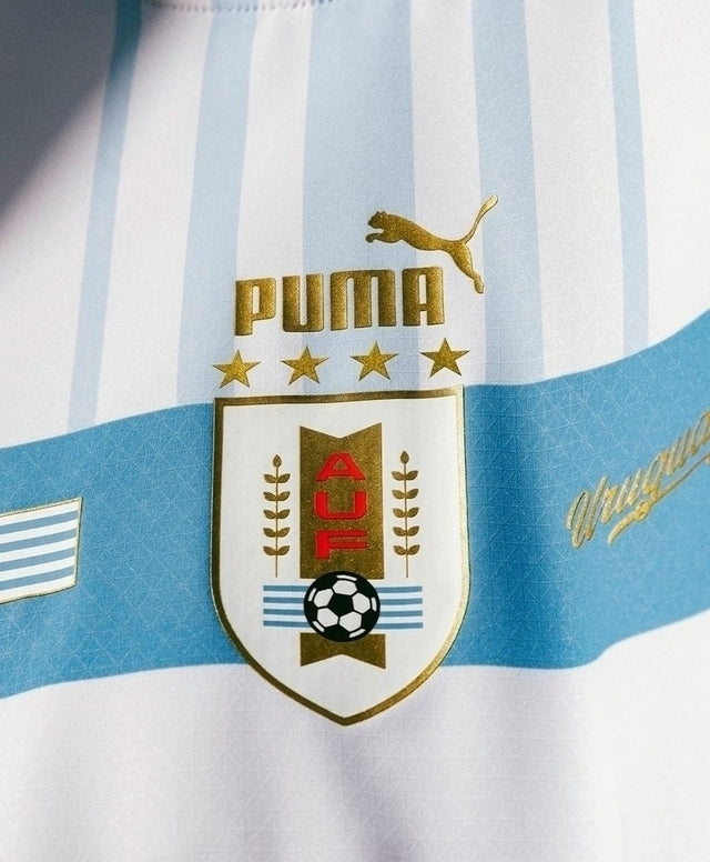 Camisa Uruguai II 22/23 - Torcedor Puma Masculina - Branca com detalhes em azul