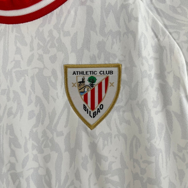 Kit Infantil Atlético de Bilbao III 23/24 Castore - Branco com detalhes em vermelho e preto