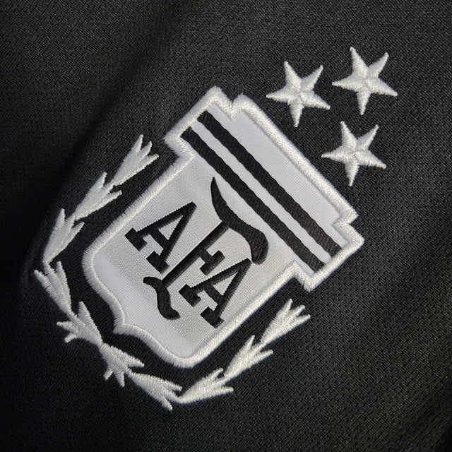 Camisa Seleção Argentina Treino 22/23 - Torcedor Adidas Masculina - Preta com detalhes em branco