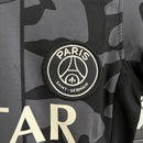 Kit Infantil Paris Saint-Germain III 23/24 Jordan - Preto com detalhes em cinza e branco