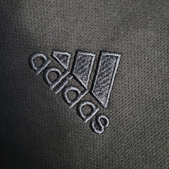 Camisa Seleção Argentina Treino 22/23 - Torcedor Adidas Masculina - Preta com detalhes em branco