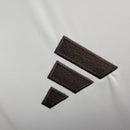 Camisa Real de Madrid I 25/26 - Torcedor Adidas Masculina - Branca com detalhes em cinza e amarelo