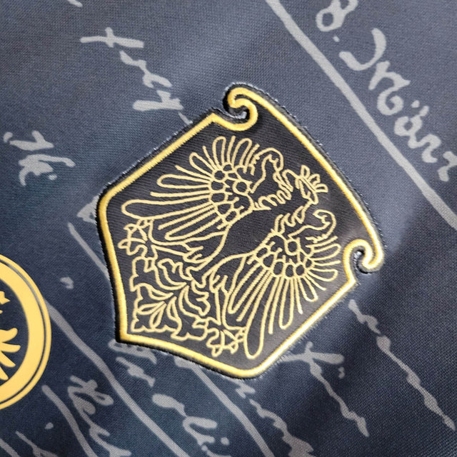 Camisa Frankfurt Edição especial Aniversário de 125 anos 24/25 - Torcedor Nike Masculina - Preta com detalhes em dourado e cinza