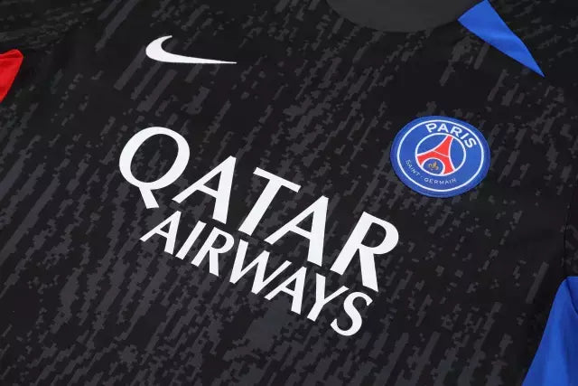 Kit Treino adulto - Camisa e Shorts - Paris Saint-Germain Nike 24/25 - Preto com detalhes em azul e vermelho