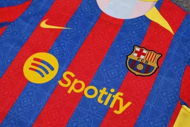 Kit Treino adulto - Camisa e Shorts - Barcelona Nike 23/24 - Azul e vermelho com detalhes em amarelo