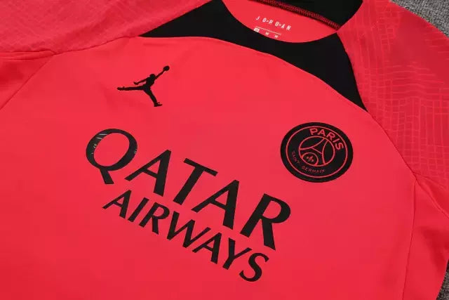 Kit Treino adulto - Camisa e Shorts - Paris Saint-Germain Nike 23/24 - Vermelho e preto