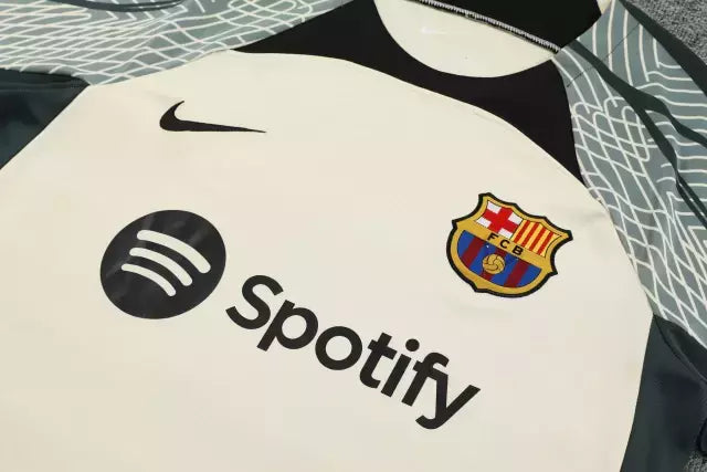 Kit Treino adulto - Camisa e Shorts - Barcelona Nike 23/24 - Bege e verde