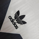 Kit Infantil Retrô Seleção da Alemanha 1992 - Adidas - Branco com detalhes em preto e vermelho e amarelo