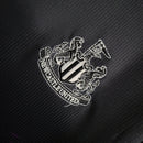 Kit Infantil Newcastle United Edição Especial 23/24 - Castore - Preto com detalhes em branco