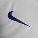 Kit Infantil Inter de Milão II 23/24 - Nike - Branco com detalhes em azul