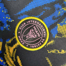 Kit Infantil Inter Miami CF 23/24 - Adidas - Azul com detalhes em amarelo e laranja