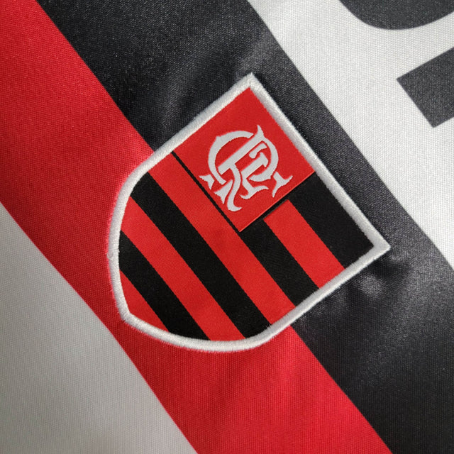 Camisa Retrô Flamengo II 1994 - Umbro Masculina - Branca com detalhes em vermelho