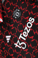 Conjunto Manchester United Treino 25/26 - Masculino Adidas - Preto com detalhes em vermelho