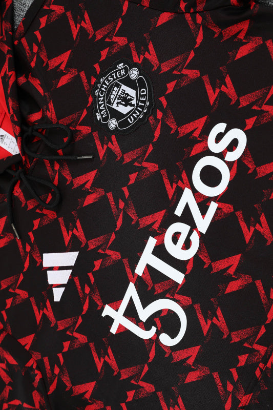 Conjunto Manchester United Treino 25/26 - Masculino Adidas - Preto com detalhes em vermelho