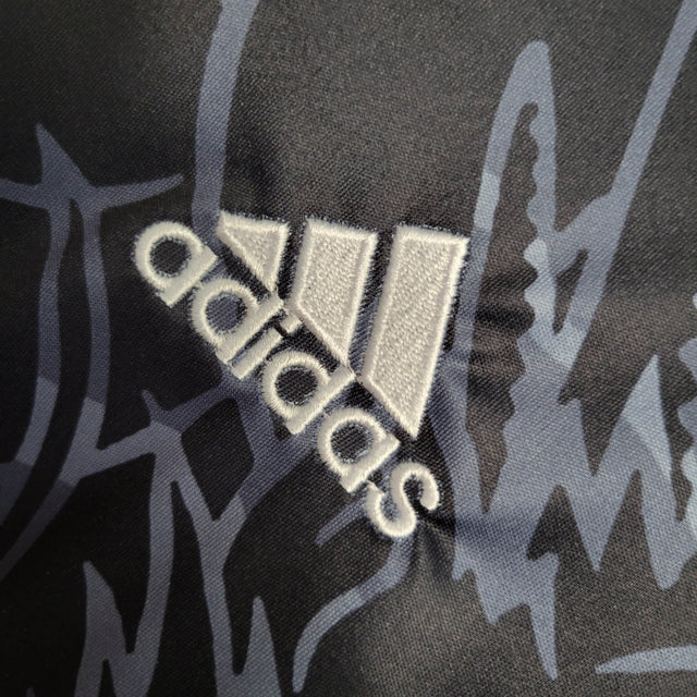 Camisa Real Madrid Edição Especial Dragão 23/24 - Torcedor Adidas Masculina - Azul com detalhes em branco