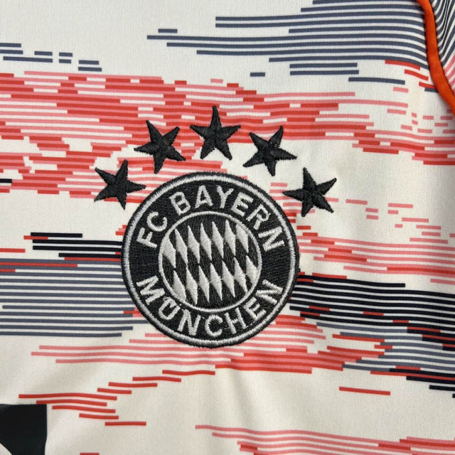 Camisa Bayern de Munique II 25/26 -  Adidas Feminina - Bege com detalhes em vermelho e azul